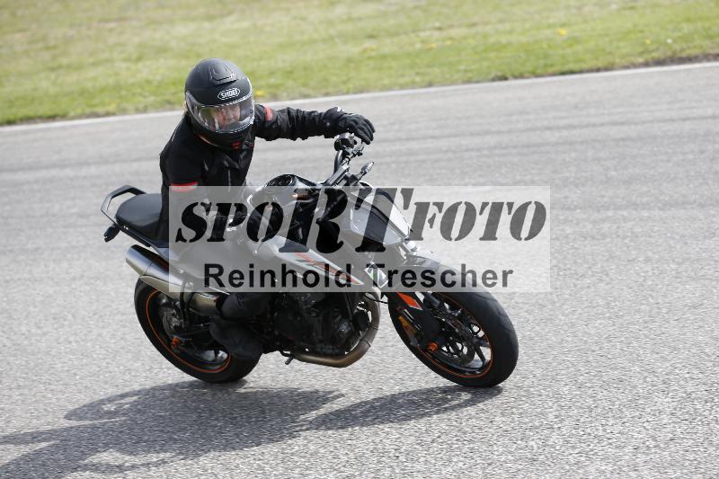 /Archiv-2025/10 23.04.2025 Cornu Master School ADR/gruen-vert/25